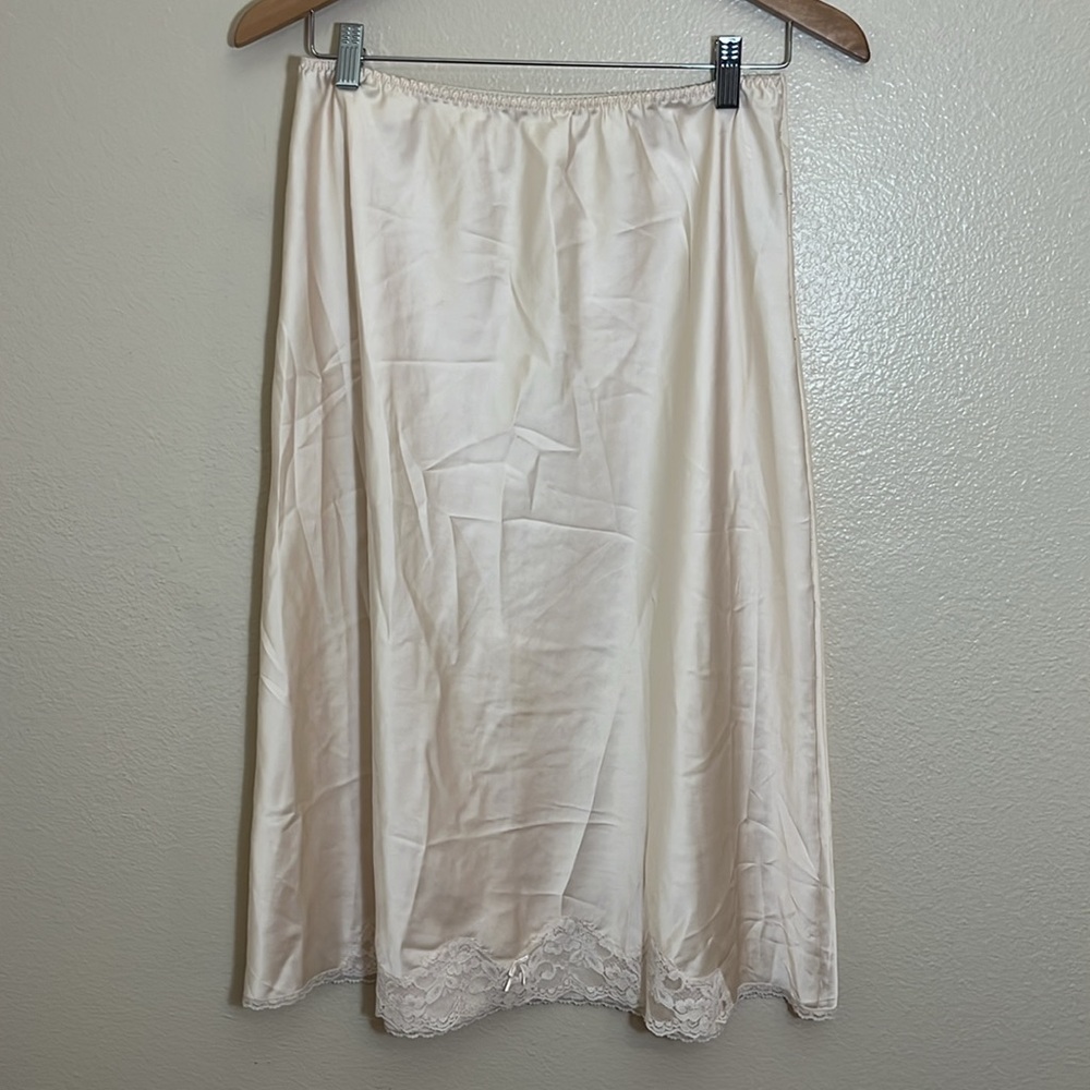 Maidenform Vintage Cream Undergarment Midi Slip